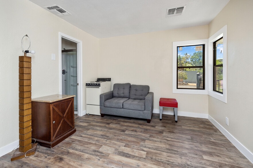 More Photos Of 409 S Montezuma St, Prescott Hotel For Sale