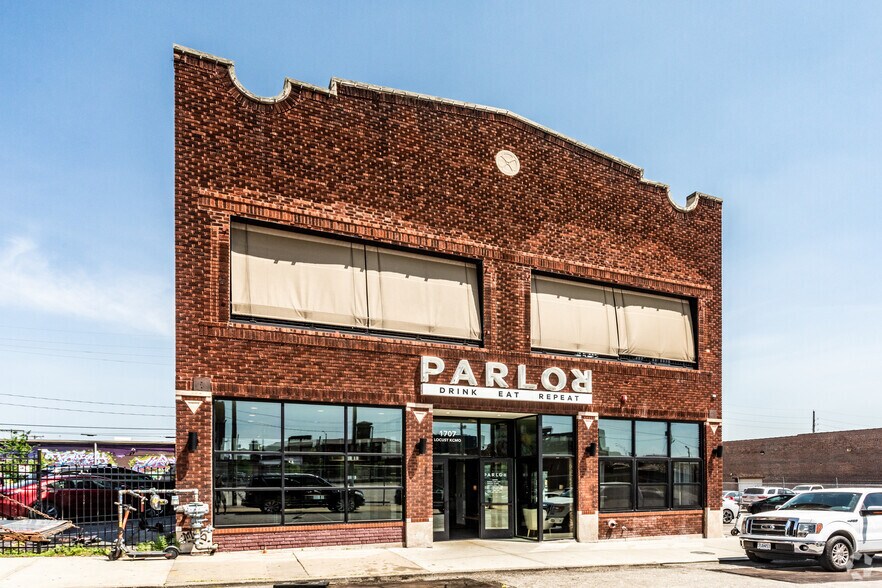 Primary Photo Of 1707 Locust St, Kansas City Office For Sale