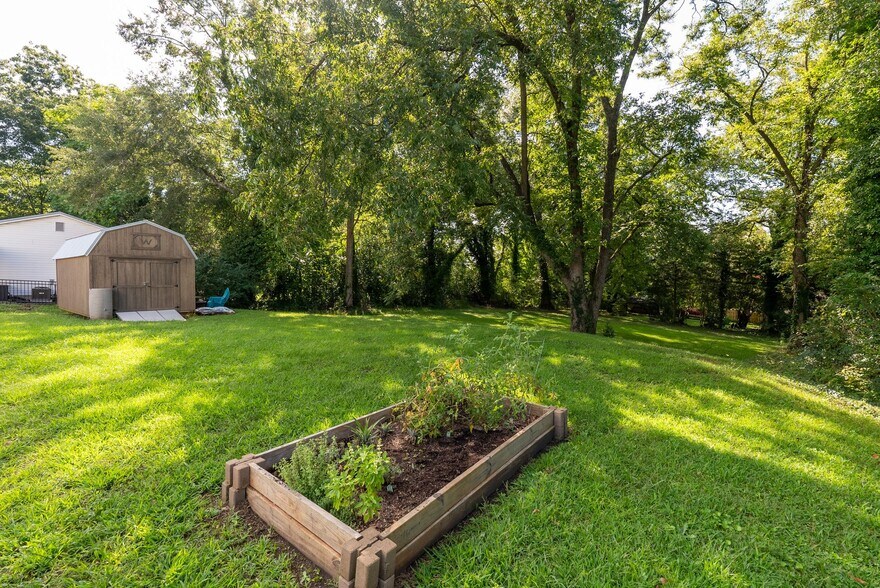 More Photos Of 207 W 2nd Ave, Easley Hospitality For Sale