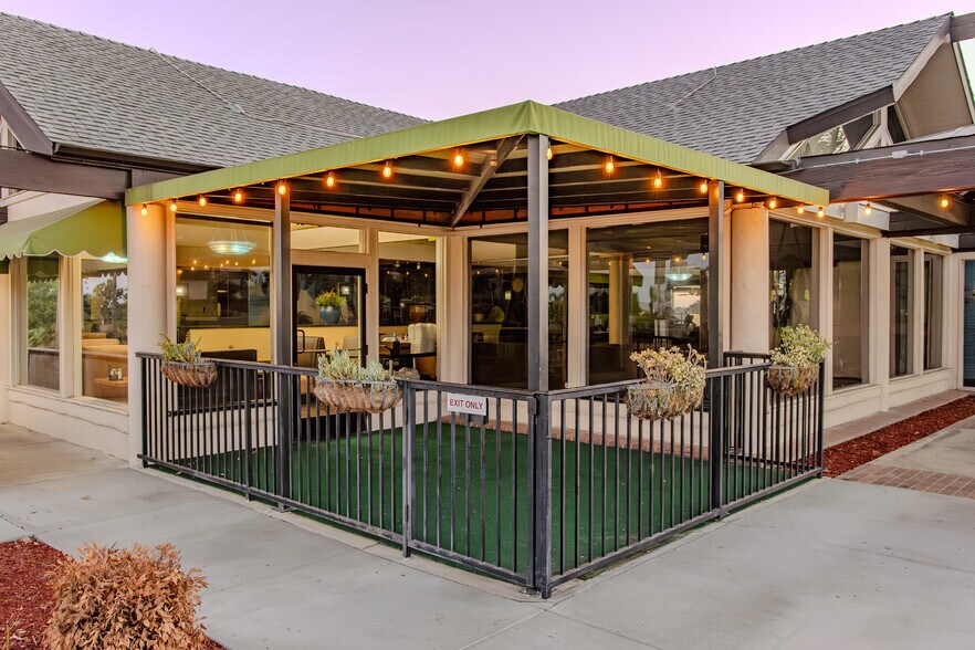 More Photos Of 10123 Foothill Blvd, Rancho Cucamonga Restaurant For Sale
