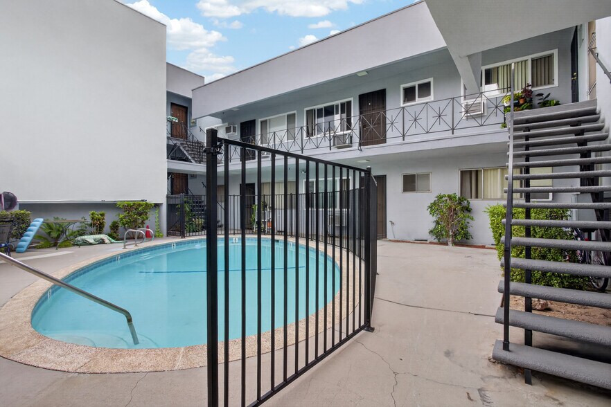 More Photos Of 541 N Naomi St, Burbank Apartments For Sale