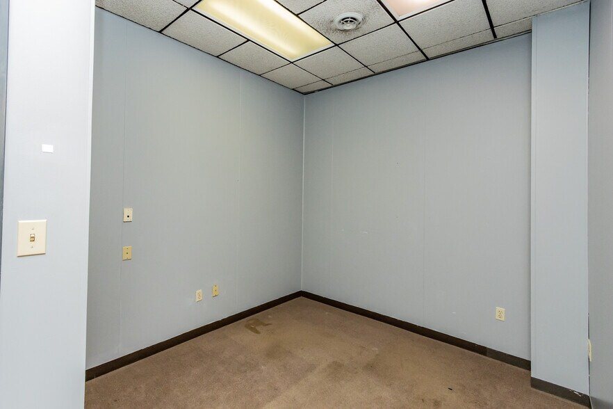 More Photos Of 201 N Jefferson St, Kittanning Medical For Sale