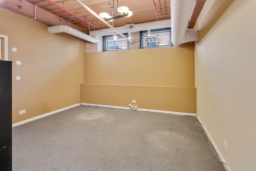 More Photos Of 1327 W Washington Blvd, Chicago Loft Creative Space For Lease