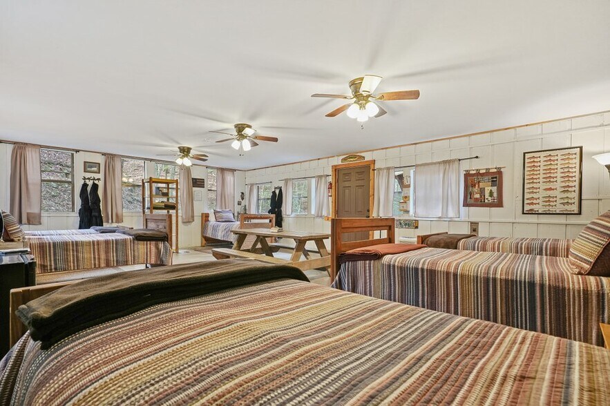 More Photos Of 400 Mulberry Gap Rd, Ellijay Hospitality For Sale