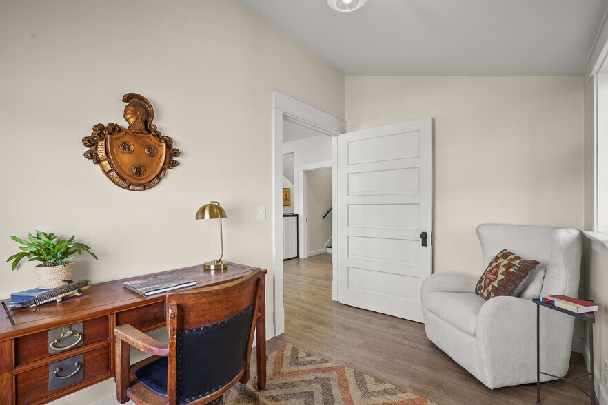 More Photos Of 844 E Kensington Rd, Los Angeles Specialty For Sale