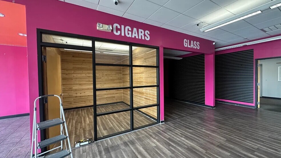 More Photos Of 1990 Highland Pike, Ft Wright Storefront For Lease