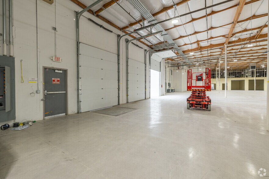 More Photos Of 3480 E Britannia Dr, Tucson Unknown For Lease