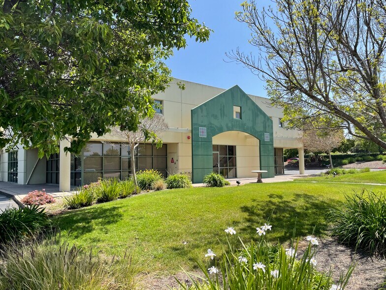 More Photos Of 10 Executive Ct, Napa Office For Lease