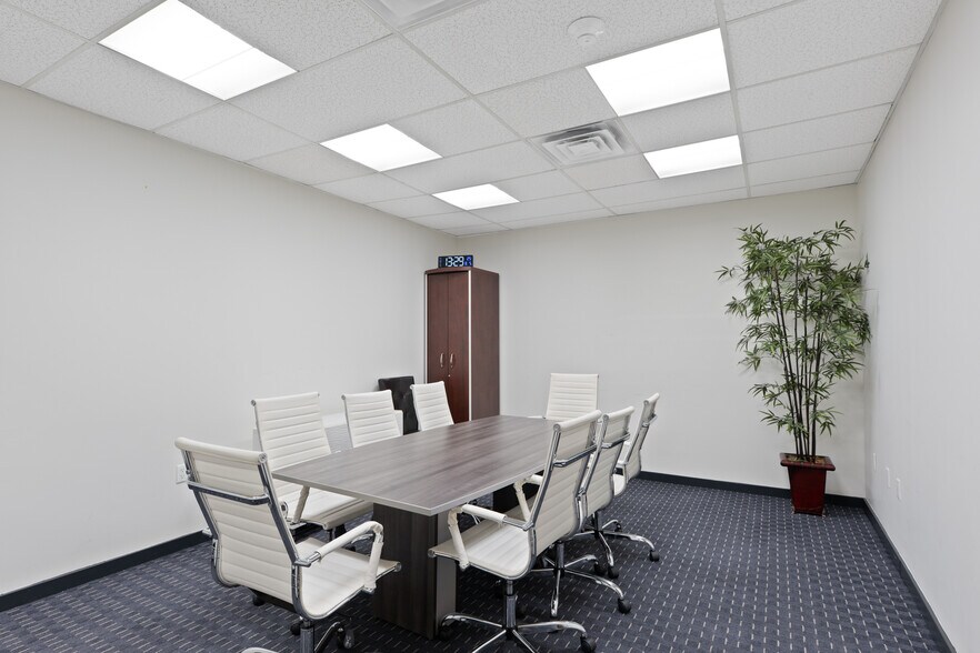 More Photos Of 1 Alpine Ct, Chestnut Ridge Warehouse For Lease