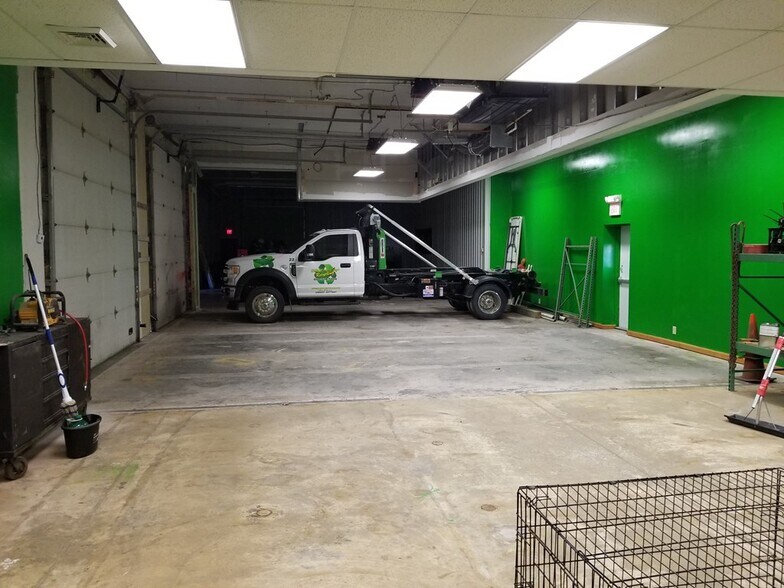 More Photos Of 914 Lackawanna, Horseheads Warehouse For Sale