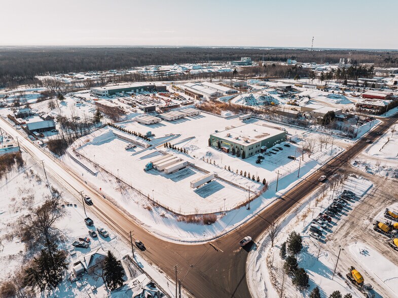 More Photos Of 500 Montée Labossière, Vaudreuil-dorion Service For Sale