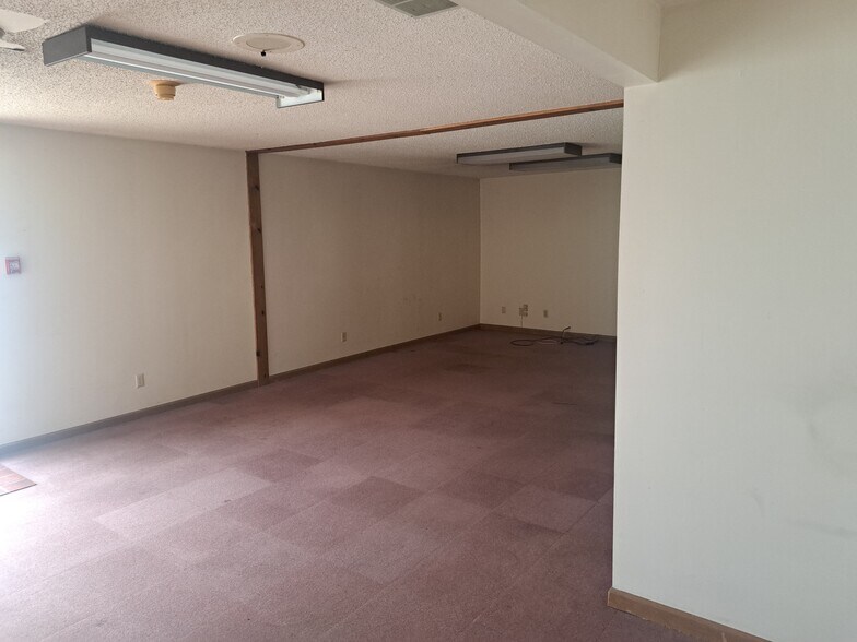 More Photos Of 4602 N US Highway 63, West Plains Flex For Sale