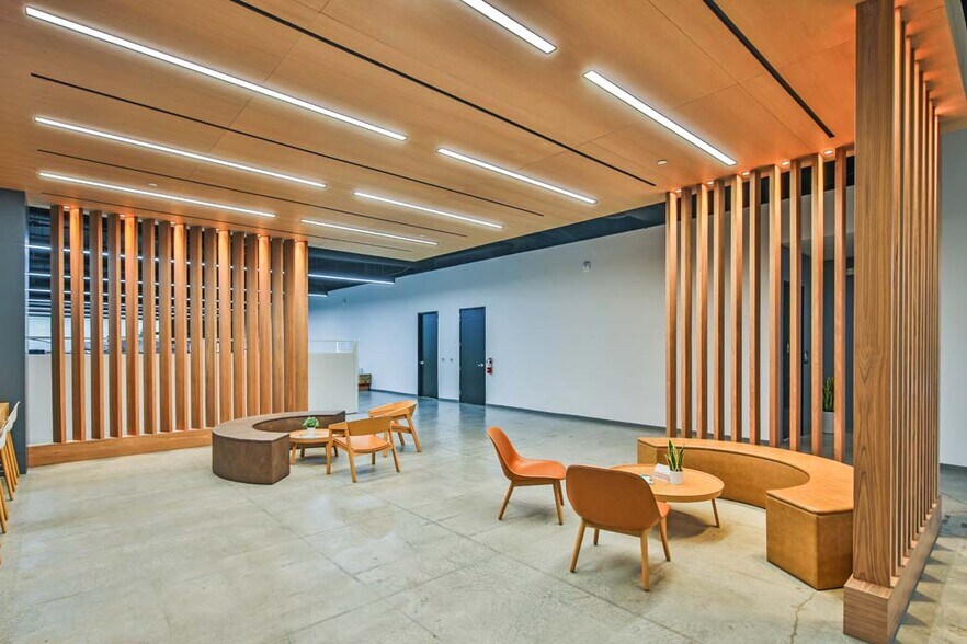 More Photos Of 2250 Maple Ave, Los Angeles Warehouse For Sale