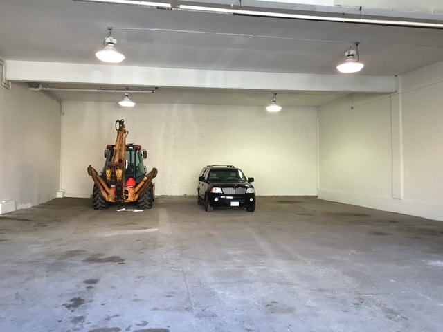 Primary Photo Of 3921 22nd St, Long Island City Warehouse For Lease
