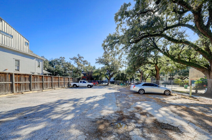 More Photos Of 3803 Bute St, Houston Storefront Retail Residential For Lease