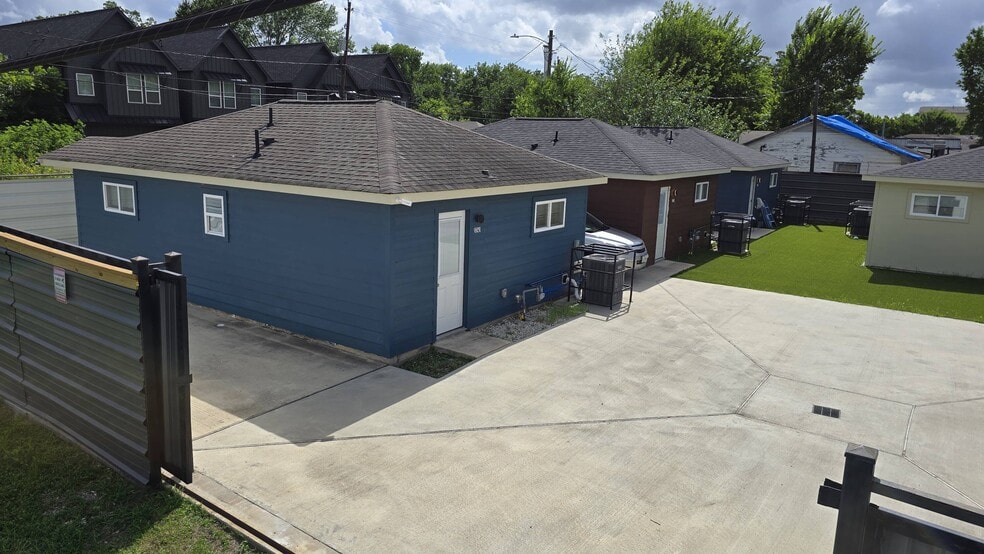 More Photos Of 3733 Seabrook St, Houston Apartments For Sale