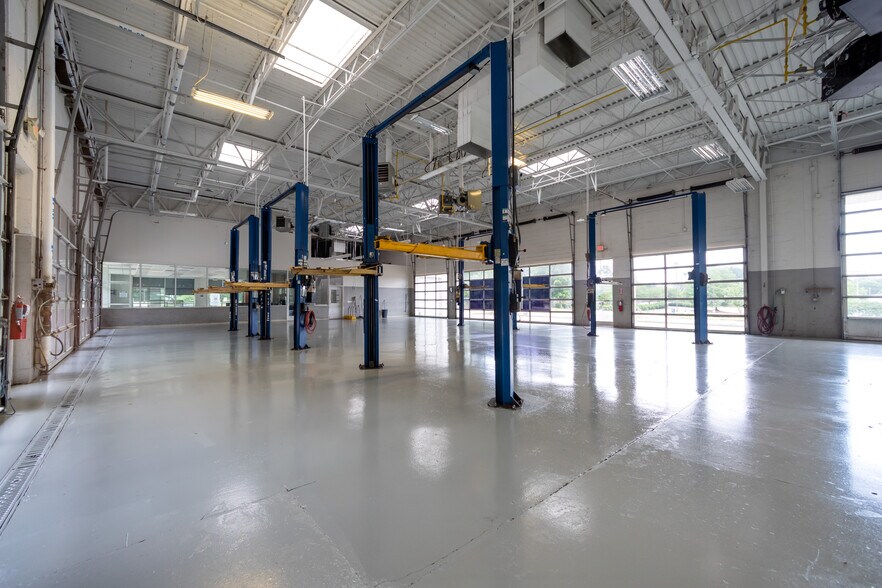 More Photos Of 1640 Piney Plains Rd, Cary Auto Repair For Sale