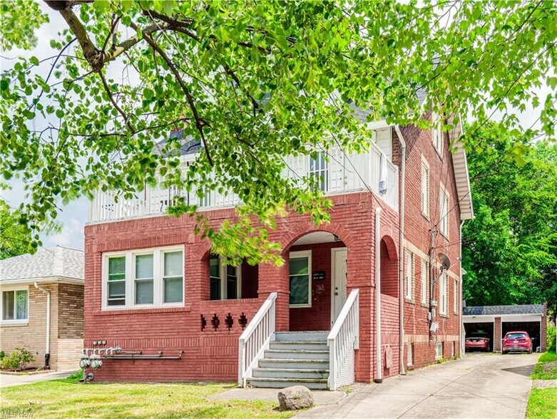 More Photos Of 5521 W 48th St, Parma Apartments For Sale