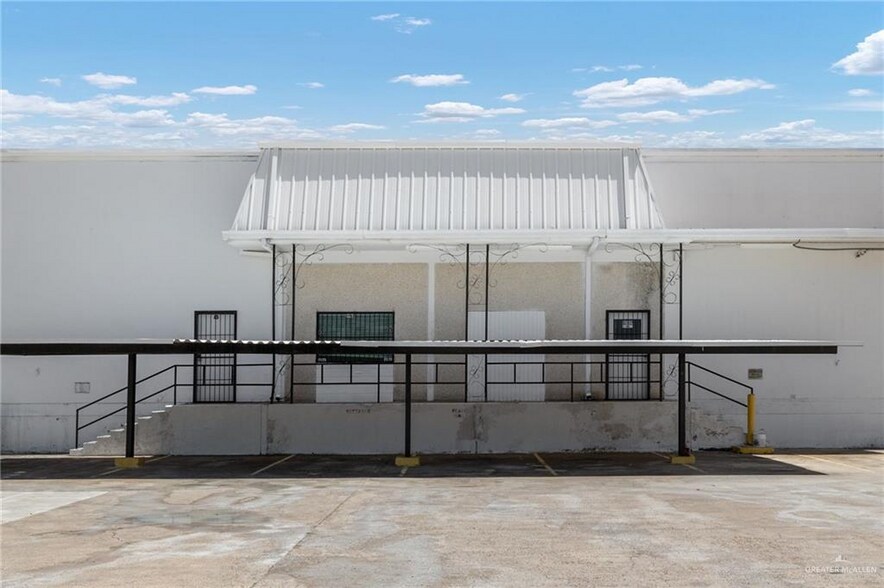 More Photos Of 100 N Dogwood St, Pharr Warehouse For Lease