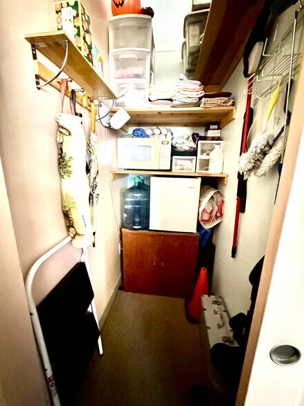More Photos Of 25 Easy St, Carefree Office For Lease