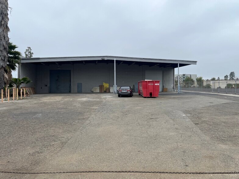 More Photos Of 440 E Walnut Ave, Fullerton Warehouse For Lease