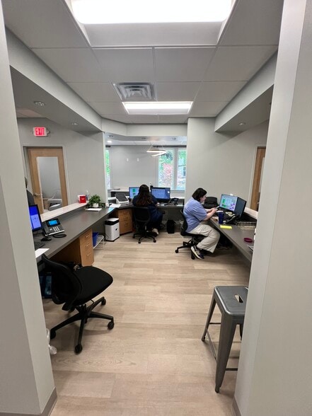 More Photos Of 4905 Professional Ct, Raleigh Medical For Lease