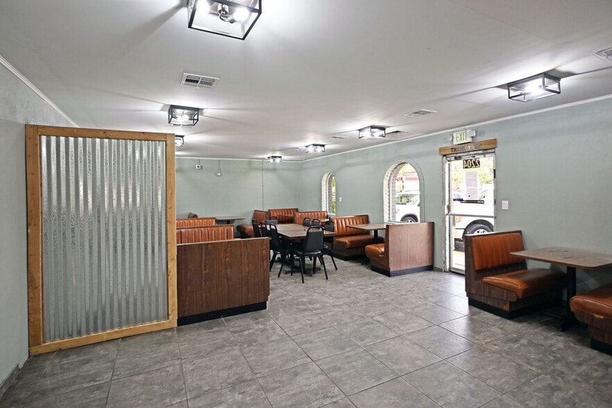 More Photos Of S 2162 S WW White Rd, San Antonio Restaurant For Sale