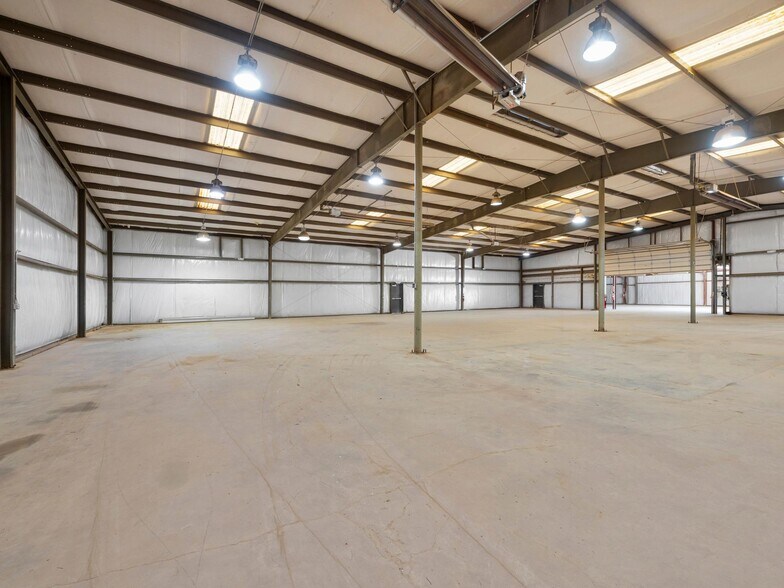 More Photos Of 93 Thompson St, Asheville Manufacturing For Lease