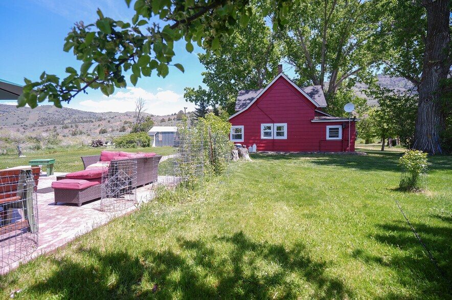 More Photos Of 15682 Highway 395, Lakeview Land For Sale