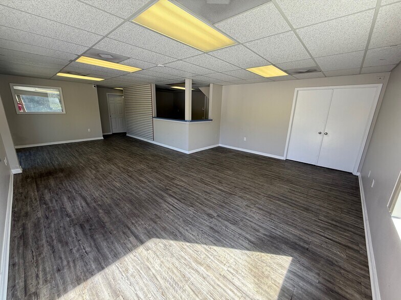 More Photos Of 2390 E International Speedway Blvd, Deland Freestanding For Lease