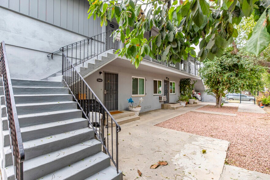 More Photos Of 13647 Leadwell St, Van Nuys Apartments For Sale