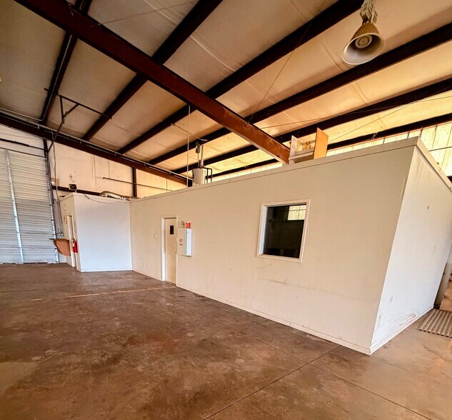 More Photos Of 3856 Industrial Cir, Bossier City Warehouse For Lease