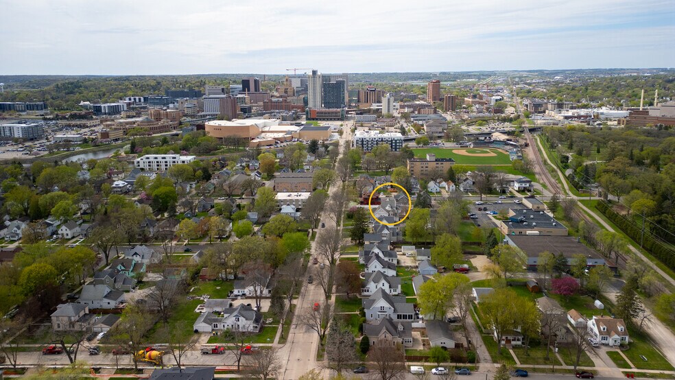 More Photos Of 707 E Center St, Rochester Apartments For Sale