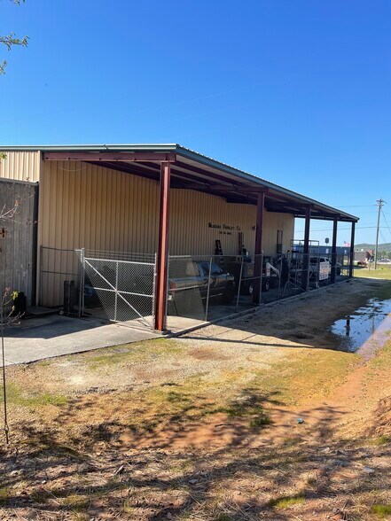 More Photos Of 20 Mcadams Dr, Tallapoosa Light Distribution For Lease