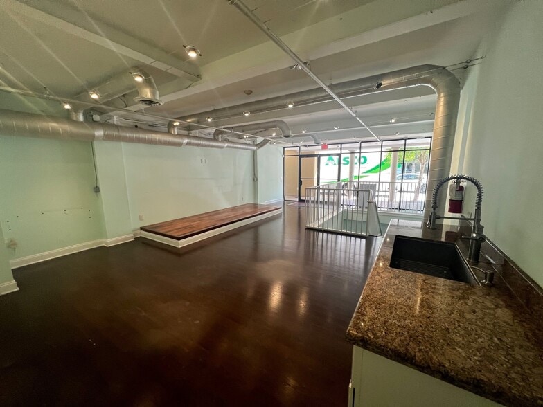 More Photos Of 300 Clematis St, West Palm Beach Storefront Retail Office For Lease