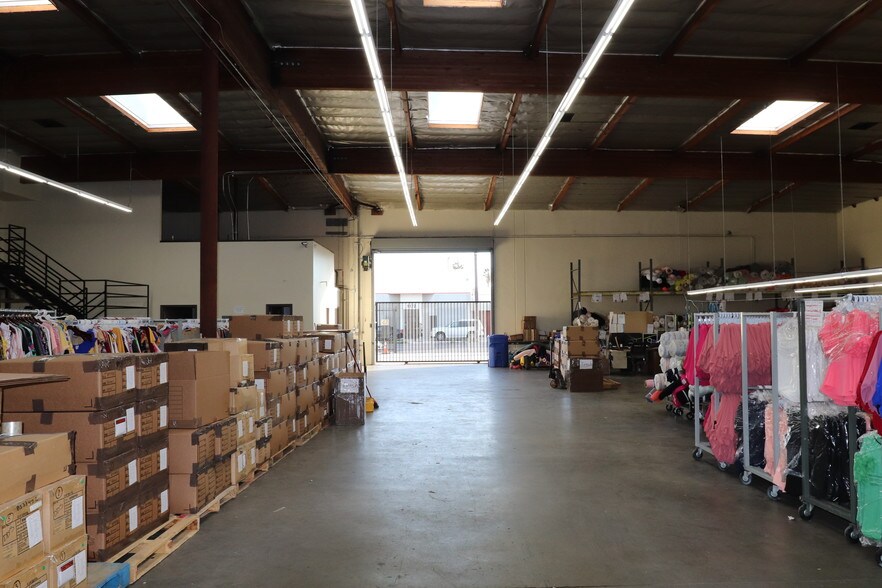 More Photos Of 1375 E 15th St, Los Angeles Warehouse For Sale