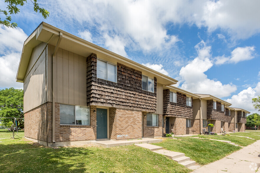 Primary Photo Of 3209 Renner Dr, Council Bluffs Apartments For Sale