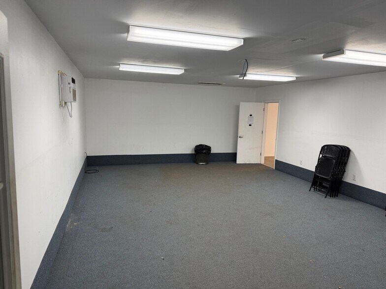 More Photos Of 6621 NW 16th St, Gainesville Distribution For Lease