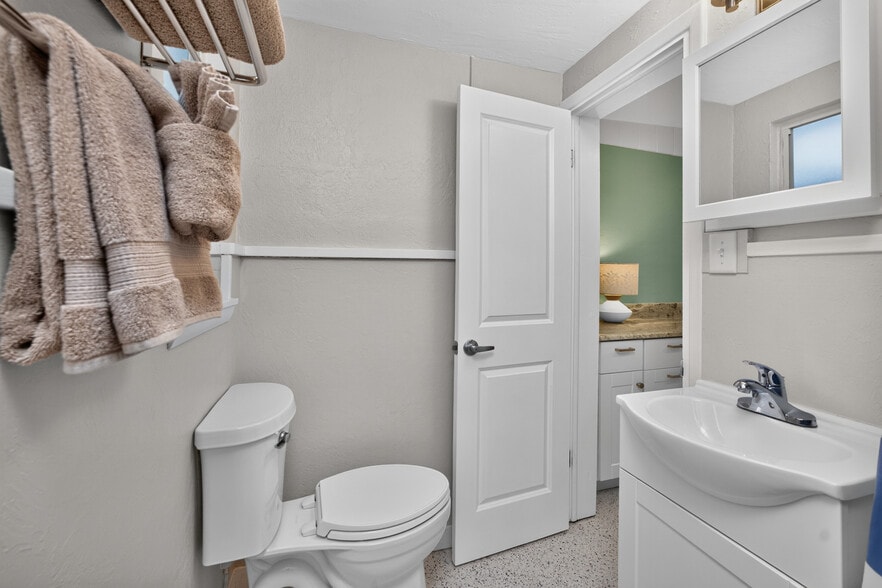 More Photos Of 1130 Gulf Blvd, Englewood Apartments For Sale