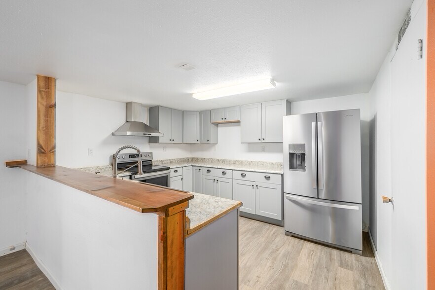 More Photos Of 8221 Bradburn Dr, Westminster Office For Sale