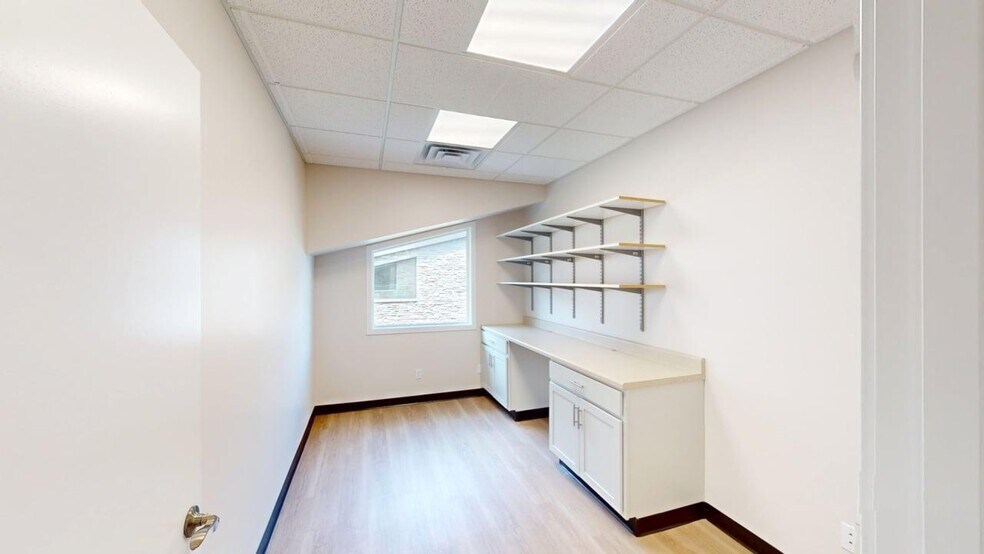 More Photos Of 125 E Shore Pky, La Porte Medical For Lease