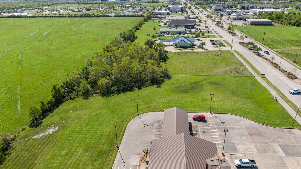 More Photos Of Eagle Dr, Mont Belvieu Land For Sale