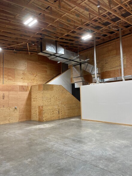 More Photos Of 2405 SW 1st St, Redmond Industrial For Lease
