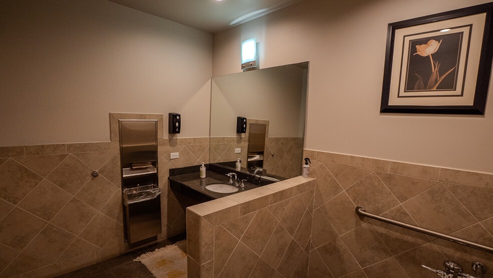 More Photos Of 127 E Warm Springs Rd, Las Vegas Office For Sale