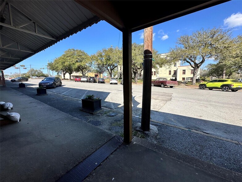 More Photos Of 120 S Charlton St, Woodville Office For Sale