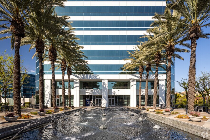 More Photos Of 500 N State College Blvd, Orange Coworking Space