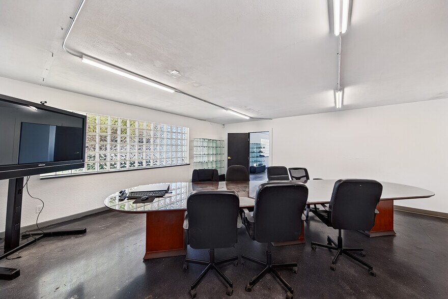 More Photos Of 936-940 NW 1st St, Fort Lauderdale Warehouse For Sale