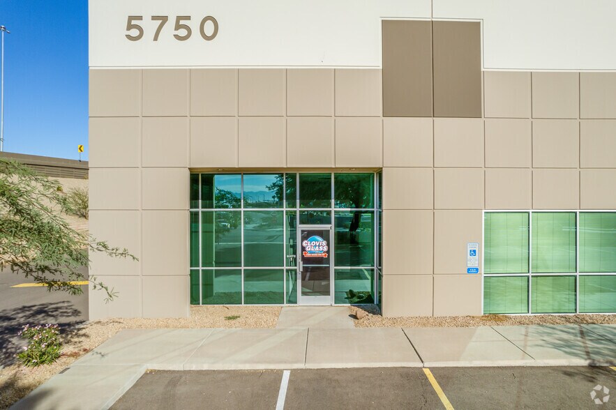 More Photos Of 5750 W Roosevelt St, Phoenix Warehouse For Lease