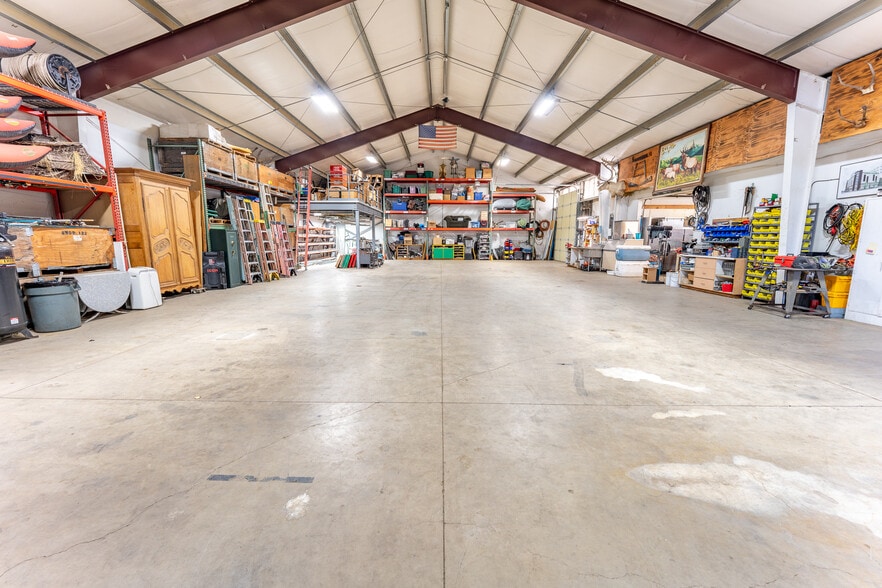 More Photos Of 30046 Federal Ln, Eugene Warehouse For Sale