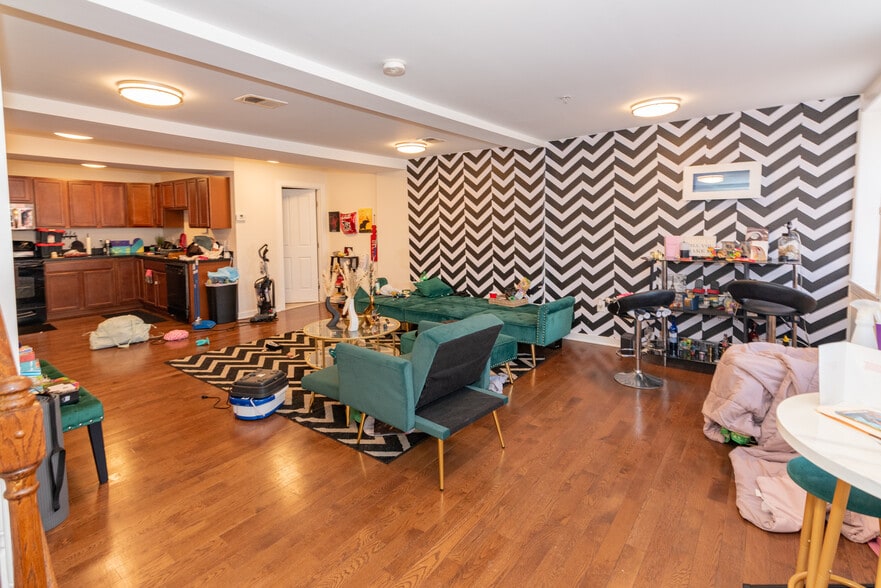 More Photos Of 803-807 Washington Blvd, Baltimore Storefront Retail Residential For Lease